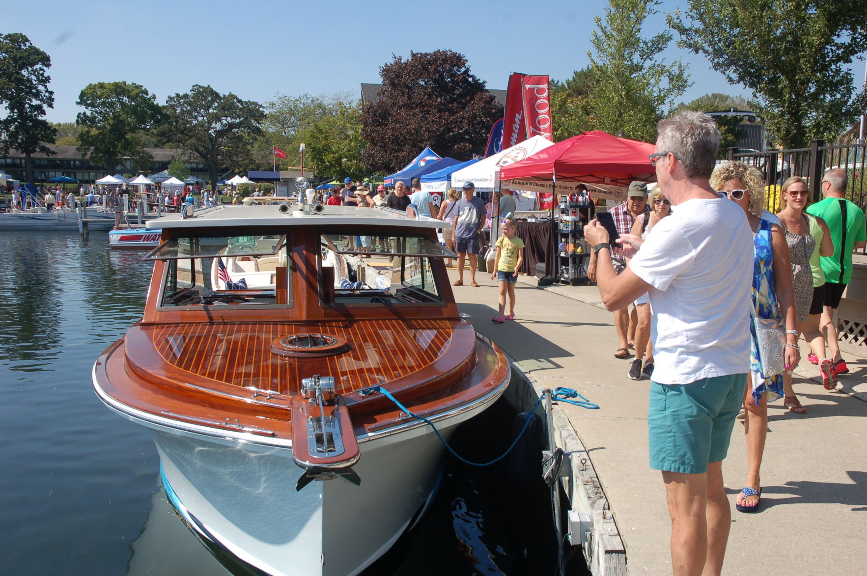Antique boat show